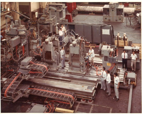 车上有1名俄罗斯司机和8名中国游客