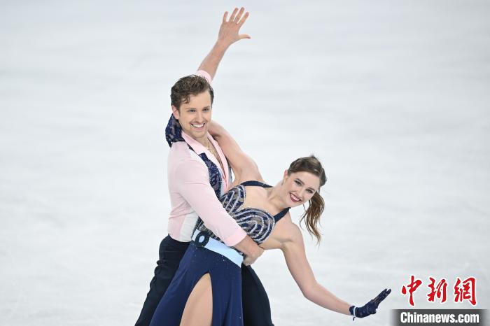 中国杯世界花样滑冰大奖赛重庆开赛 吸引60名选