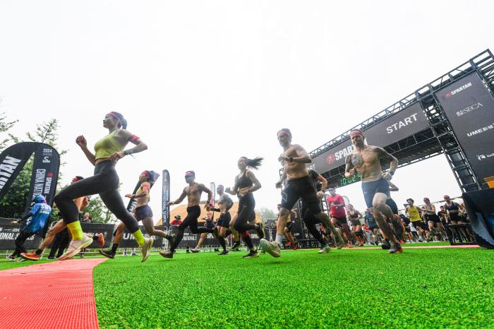 北京站斯巴达勇士赛吸引超8000名勇士汇聚部落，