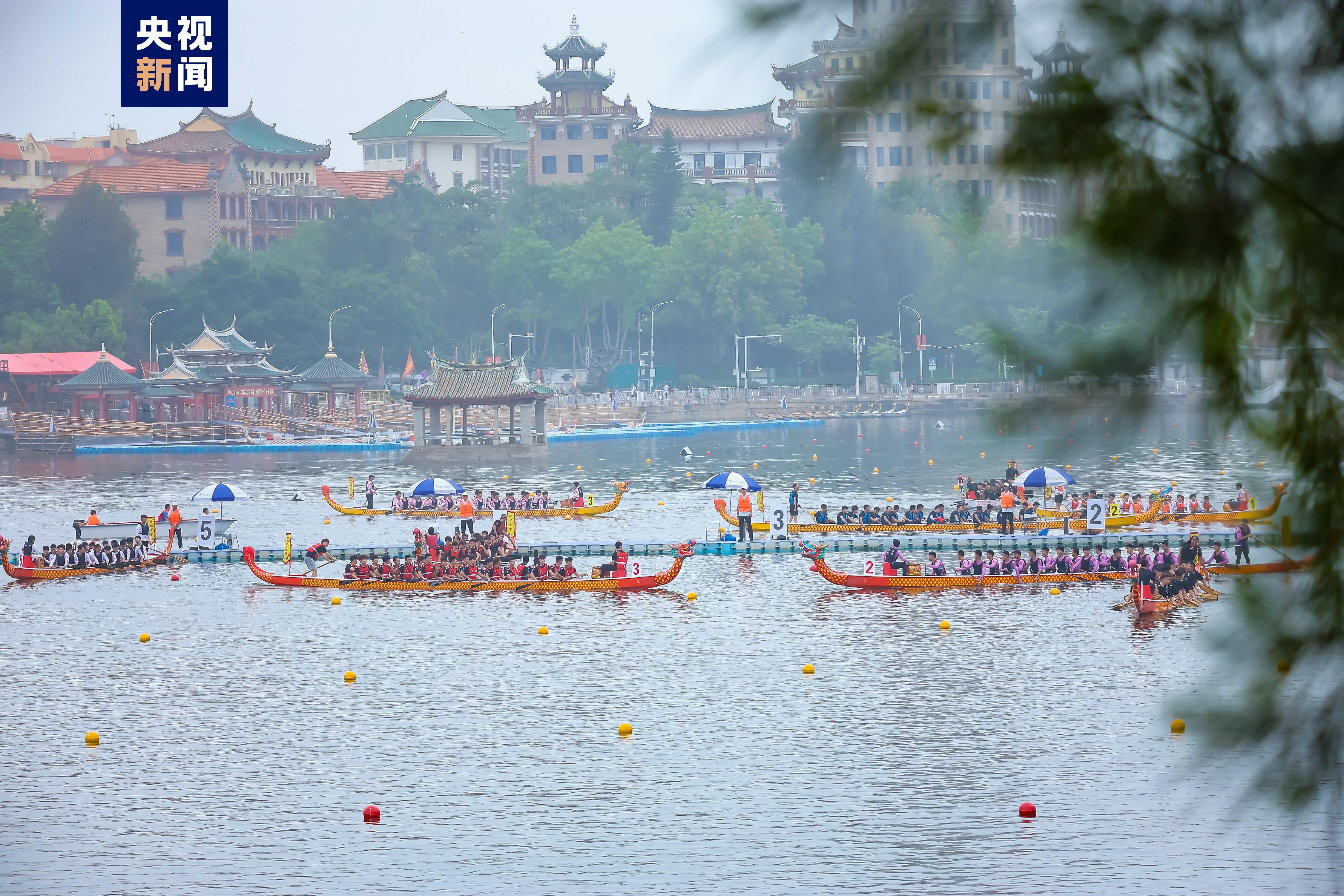 海峡两岸四十二支队伍齐聚厦门龙舟赛展现友好