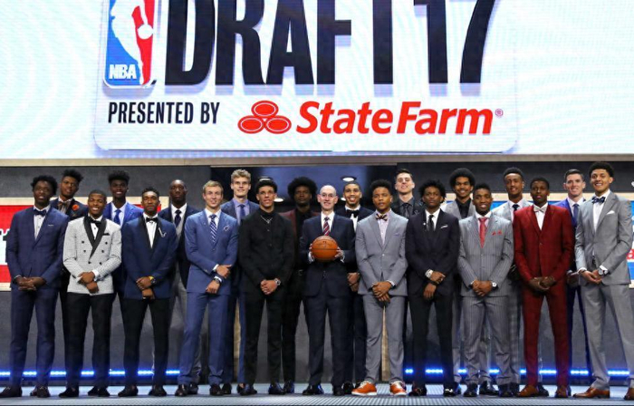 从乐透末尾到球队核心：2017届新星的逆袭之路