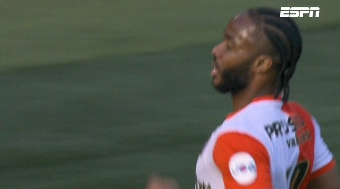 武磊替补8分钟梅开二度 斯特林助攻关键球助球队