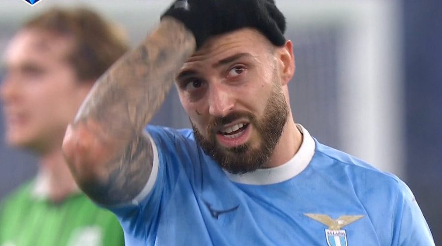 武磊替补8分钟梅开二度 斯特林助攻关键球助球队