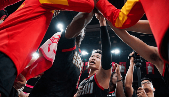 深圳队终结广厦连胜势头 深圳马可波罗八连胜创