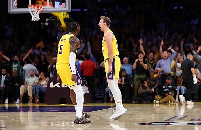 湖人主场力克火箭 范德比尔特首秀助胜