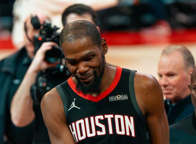 雷霆10连胜领跑西部 湖人7连胜稳居第三 森林狼